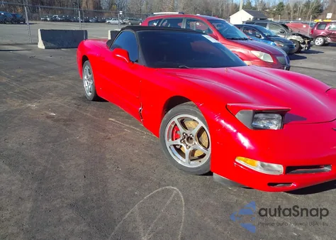 2001 Chevrolet Corvette из США, поврежденный, VIN 1G1YY32G015128761